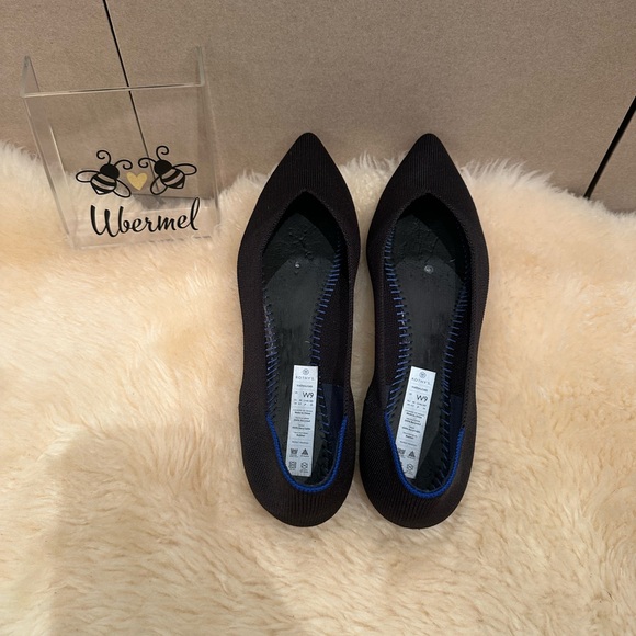 VGUC Rothy's OG Black Women's Points, Size 9 - Picture 6 of 7